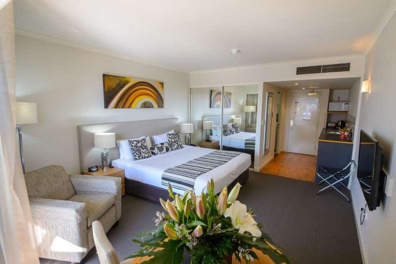 Central Cosmo Apartment Hotel Бризбейн Стая снимка