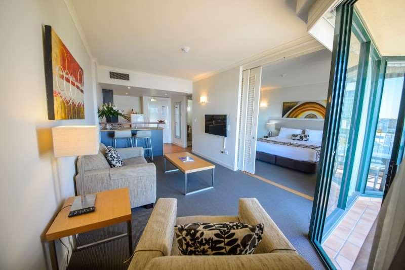 Central Cosmo Apartment Hotel Бризбейн Стая снимка