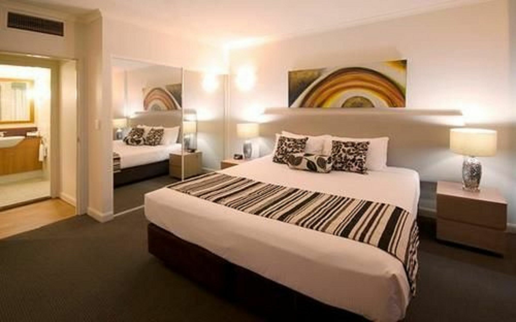 Central Cosmo Apartment Hotel Бризбейн Екстериор снимка